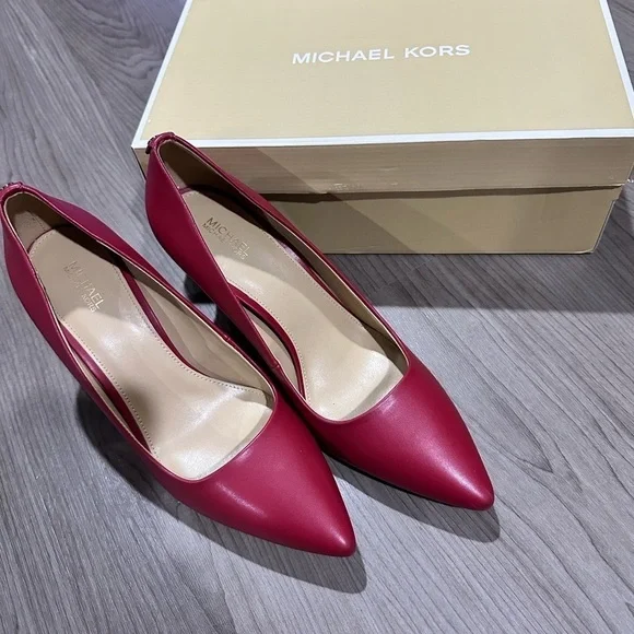 Michael Kors Sexy Heels Great for Valentine’s Day - Picture 11 of 11